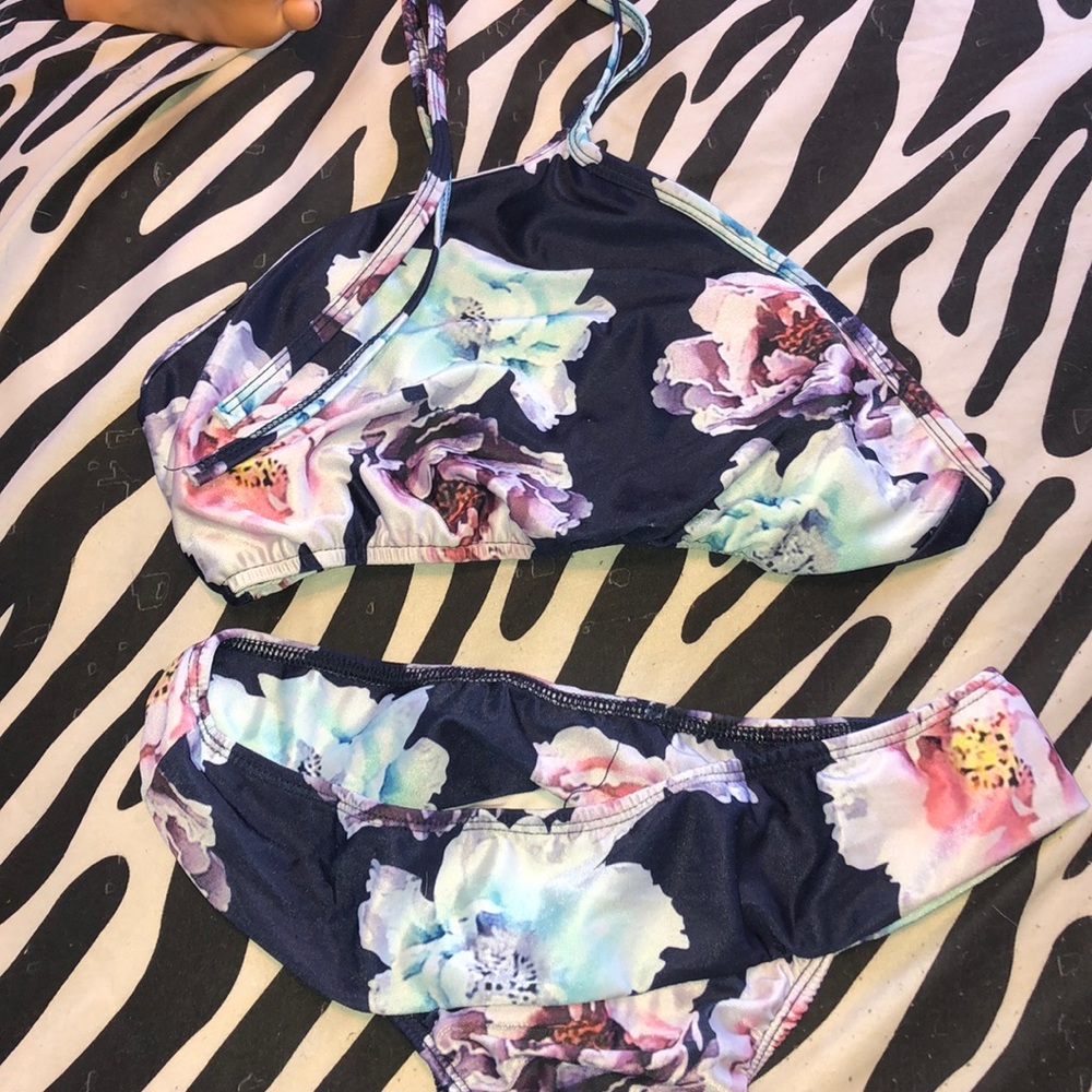 2 piece swim suit